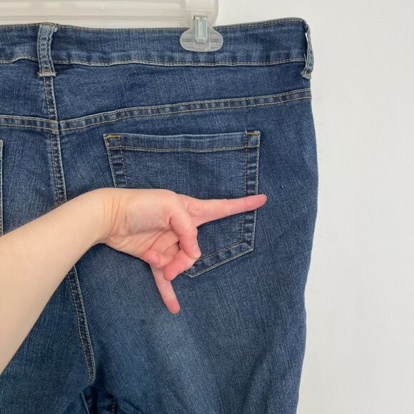 TORRID Plus Size Classic Skinny Jeans Vintage Stretch Medium Wash Dark Mid Rise - Picture 16 of 16